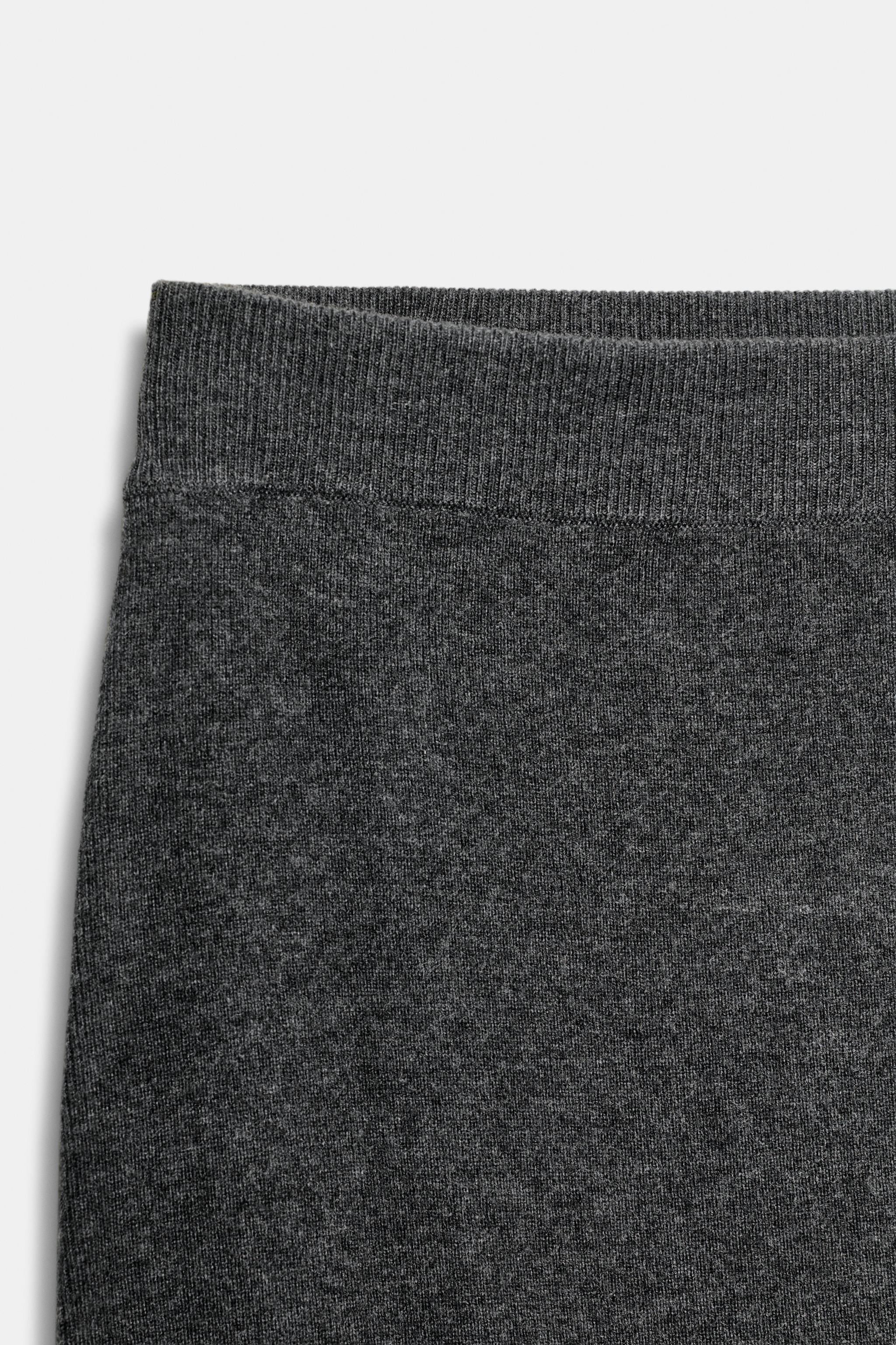 SOFT TOUCH PLAIN KNIT MIDI SKIRT